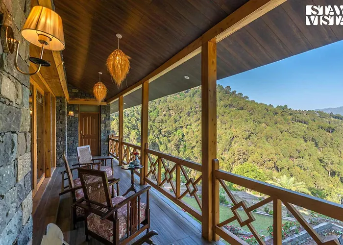 Stayvista'S Mountain Mirage - 4Bhk Mountain-View Villa With Home Theatre