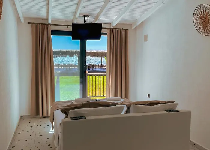 Thanos Hotel