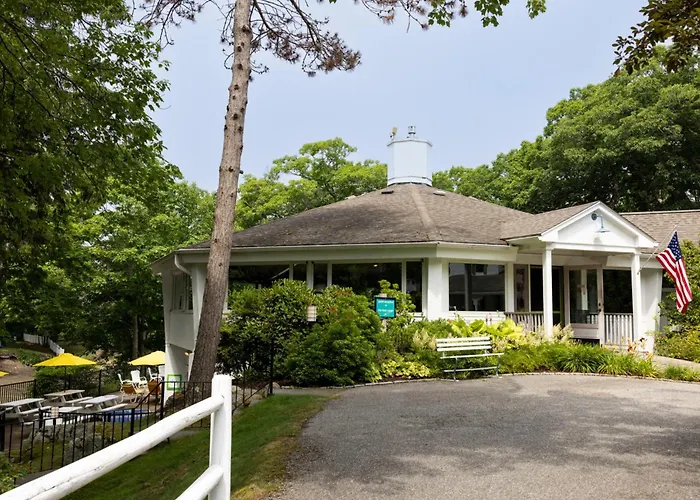 The Lodge On The Cove