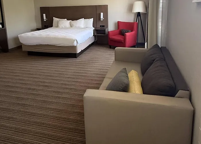 Country Inn & Suites By Radisson, Mason City, Ia