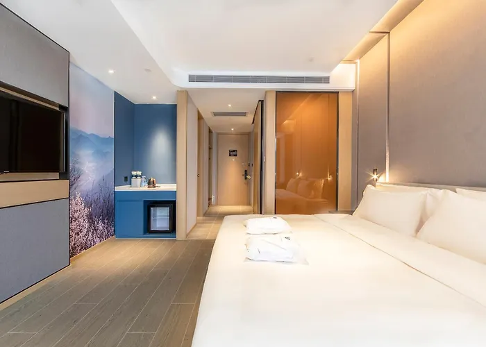 Atour Hotel Zhengzhou Xinzheng International Airport