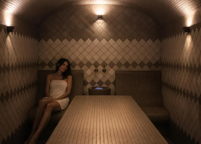 Eighty Eight Deluxe Hotel & Spa