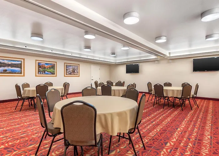 Best Western Plus Silver Saddle Inn