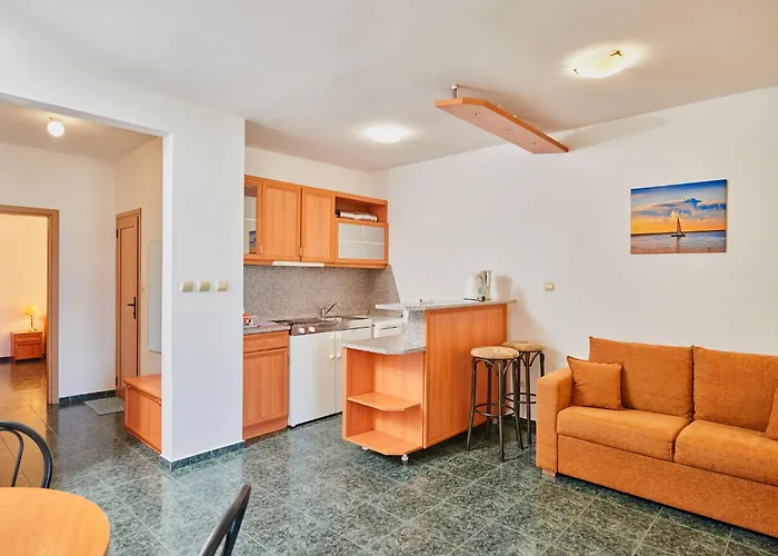 Riviera Complex 6