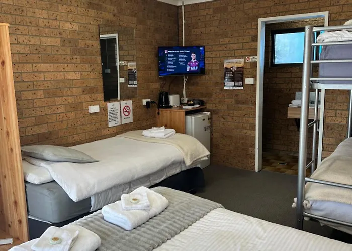 Deepwater Hotel