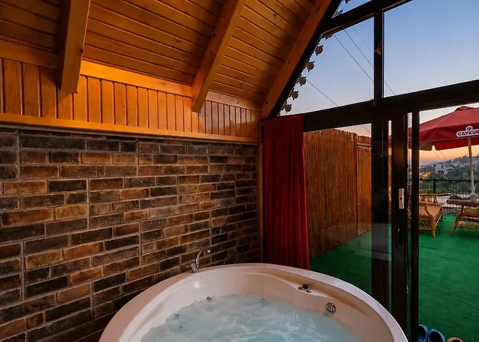 Aurora Suit Bungalov