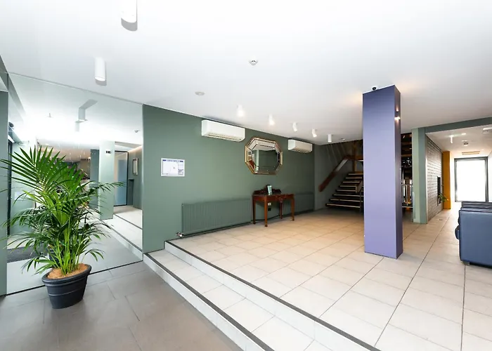 Belconnen Way Hotel & Serviced Apartments