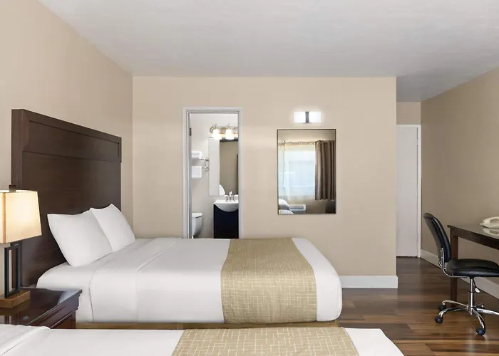 Travelodge By Wyndham Everett City Center