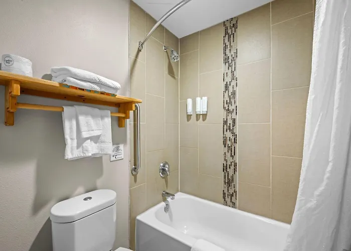 Econo Lodge Inn&Suites