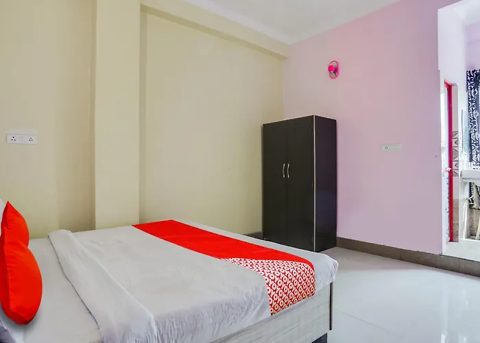 Oyo Flagship Radhe Radhe Hotels