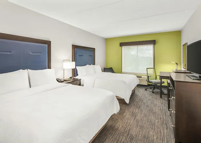 Holiday Inn Express & Suites Wilmington-Newark By Ihg