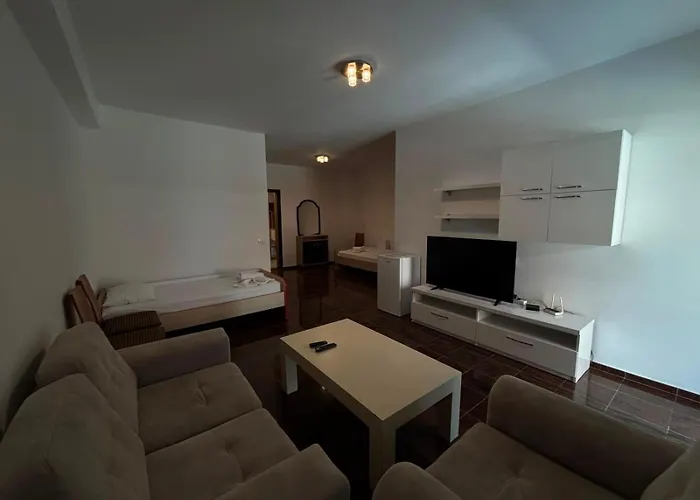 Fishta Hotel & Apartments