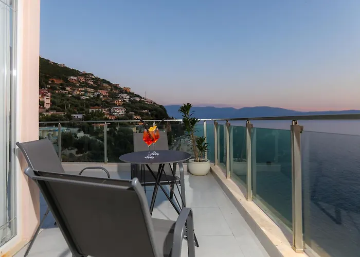 Toto Hotel & Apartments