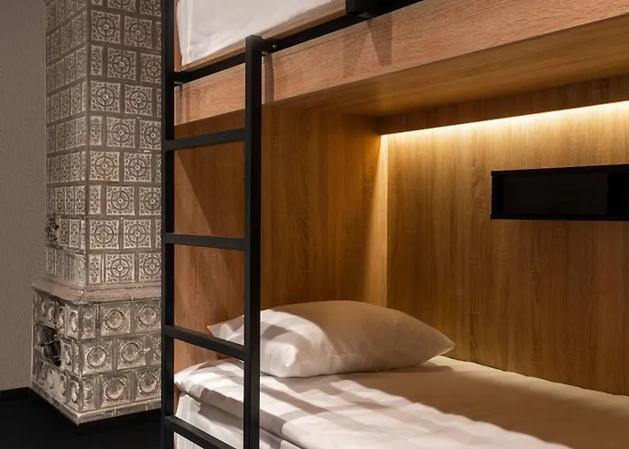 Globe Runner Rooms & Dorms