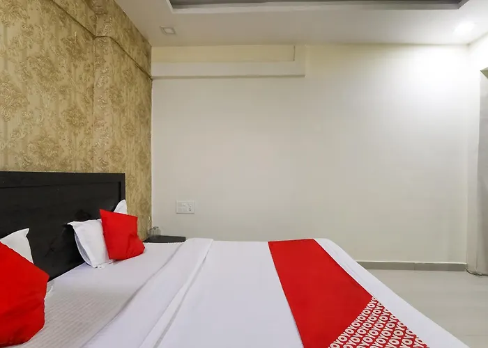 Hotel O Samrat