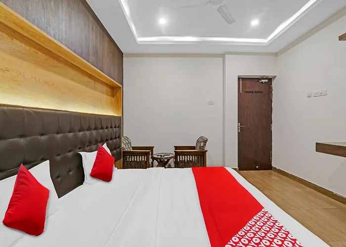 Oyo Flagship Prakash Inn Near Fun Republic Mall
