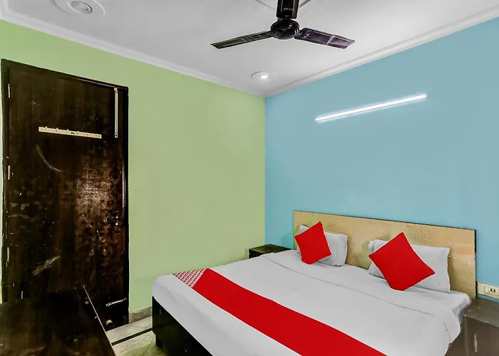 Hotel O Blue Diamond Near Jahangirpuri Metro Station