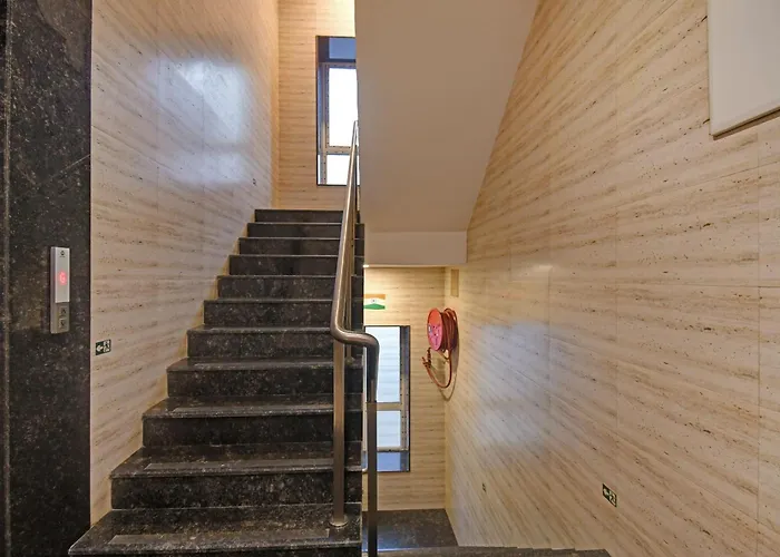 Super Townhouse Hotel All In One Near City Centre Salt Lake