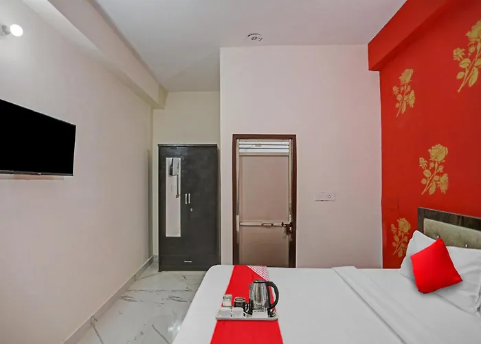 Hotel O A One Hotel Near Noida Sector 81 Metro Station