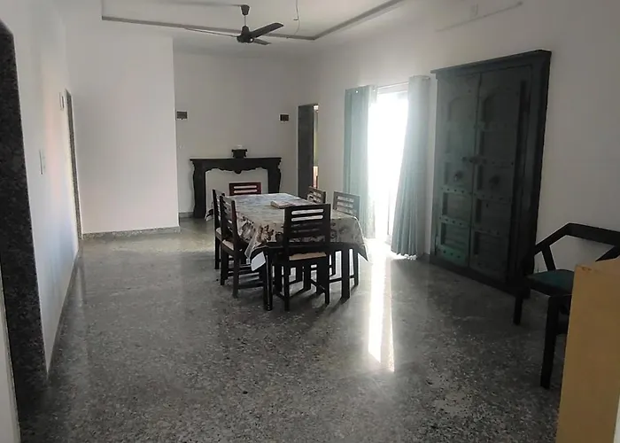 Staynest Retreat & Spa Gangtok !! Prime Location !! Mountain View Rooms !! Swimming Pool !! Gym !! Bar