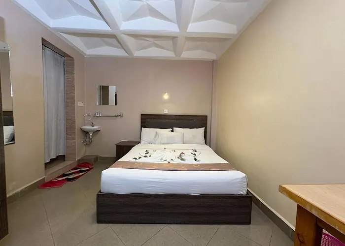 Clavina Hotel