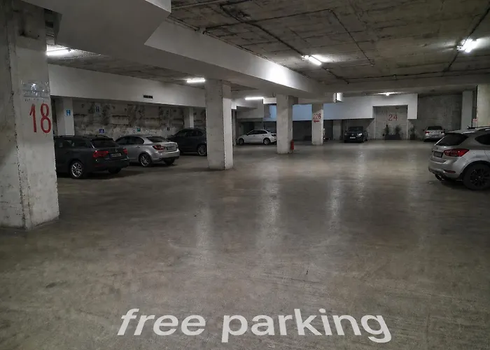 Central Plaza Hotel---Free Parking
