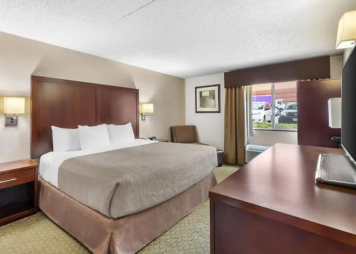Quality Inn & Suites Clackamas - Portland