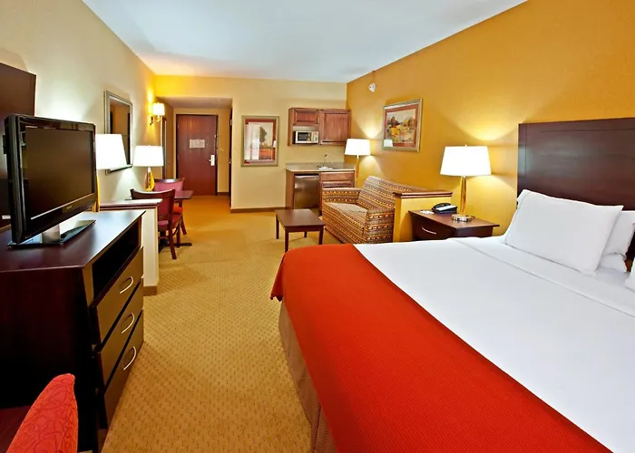 Holiday Inn Express Hotel & Suites Franklin By Ihg