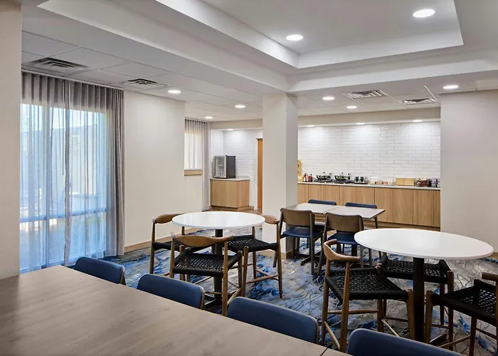 Fairfield Inn & Suites Cleveland Avon