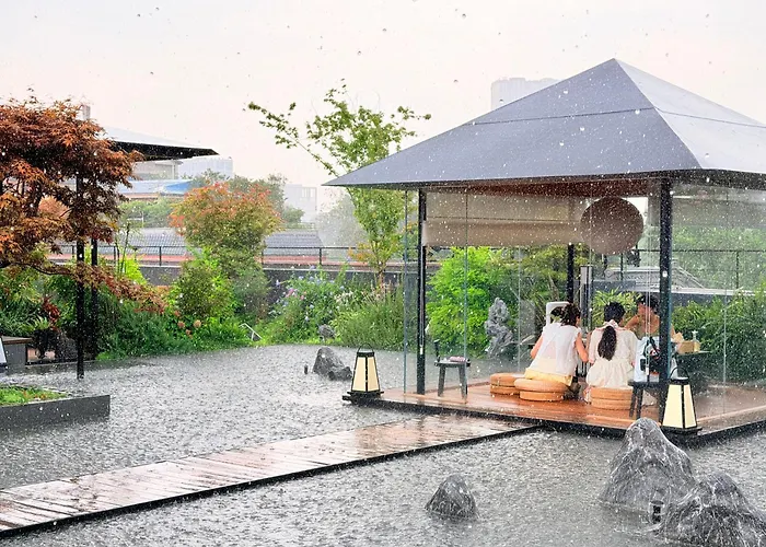 Terra Art Zen Hotel With Rooftop Zen Garden, Veggie Dining,Pick-Up Service,English Speaking,Free Laundry