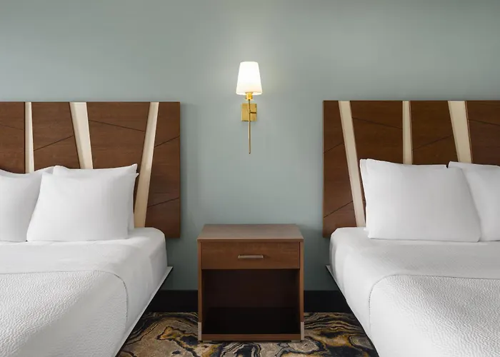 Hotel Chequamegon, BW Signature Collection