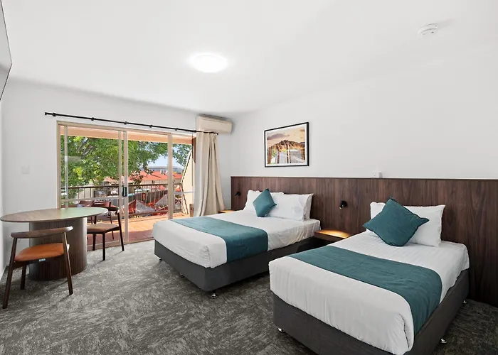 Sundowner Hotel Motel
