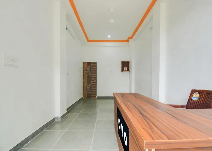 Hotel O Chandra Vilas