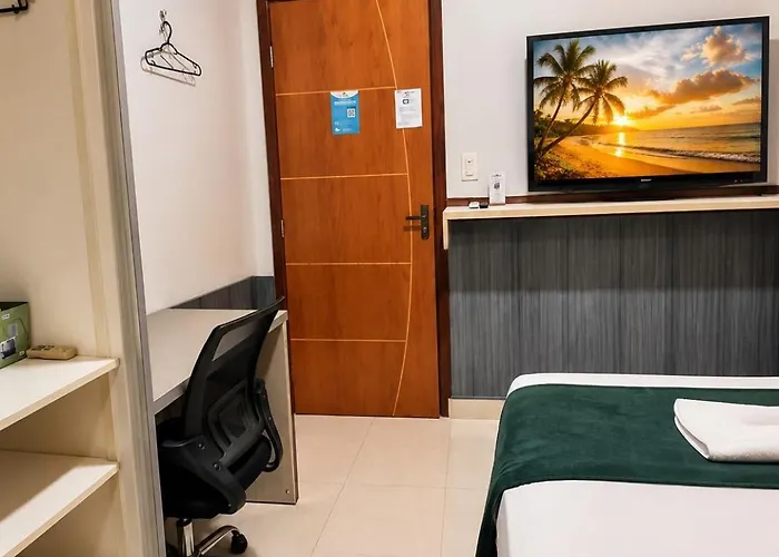 Quarto 6 econômico próximo do aeroporto ar condicionado cama de casal