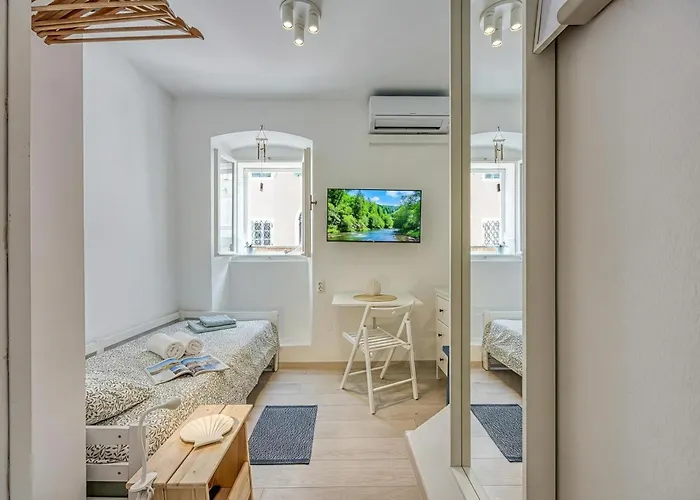 Lasta Losin Town Rooms - Happy Rentals