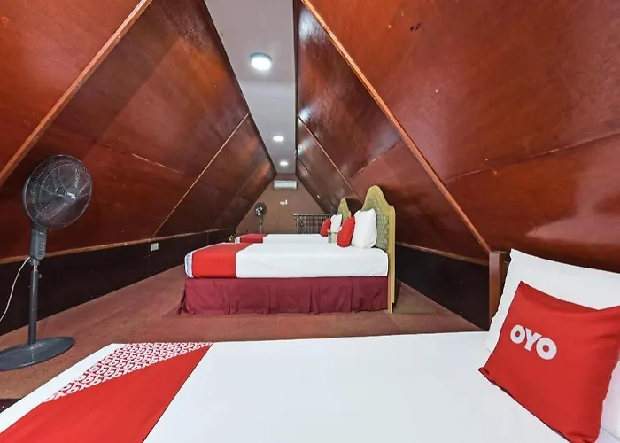 Oyo 90642 Twin Mutiara Chalet & Homestay