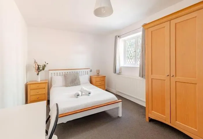 Spacious Riverside View Bungalow