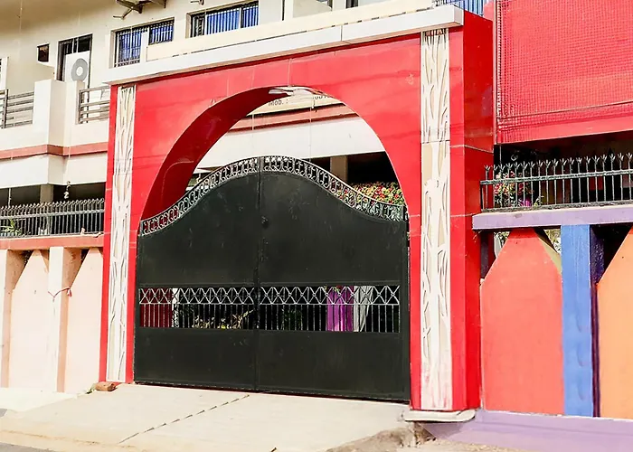 Super Townhouse Divyanagar Formerly Shivam Grand Ranidiha Tiraha