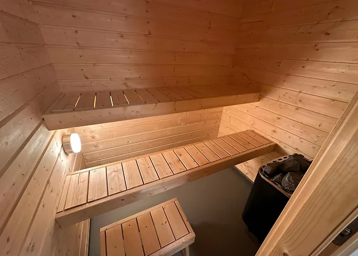 Hedvig Guesthouse & Ragnahus
