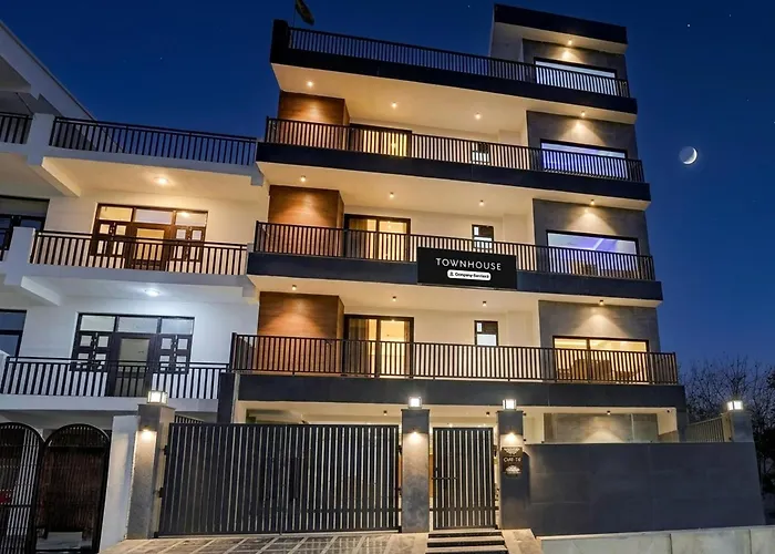 Townhouse Sector 143B Noida