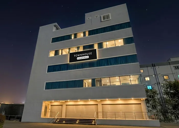 Super Townhouse Kukatpally North Formerly Munagala Arcade