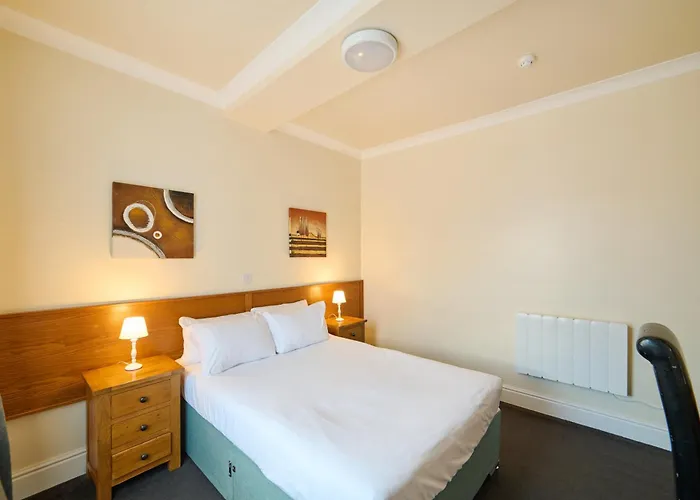Rooms At 95 Long Street
