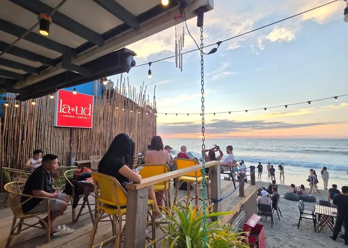 La Ud Lounge And Hostel