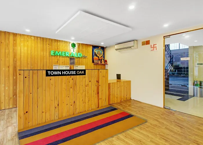 Townhouse Oak The Emerald Tree