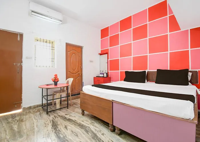 Hotel Gouri Inn