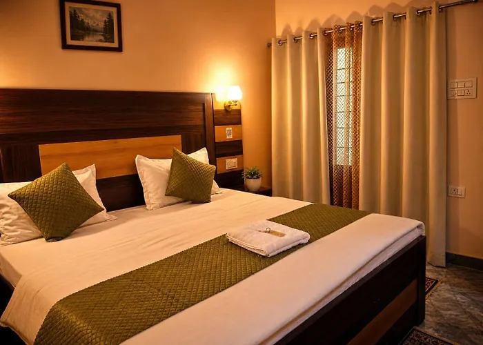 Geetanjali Palace Hotel & Restaurant