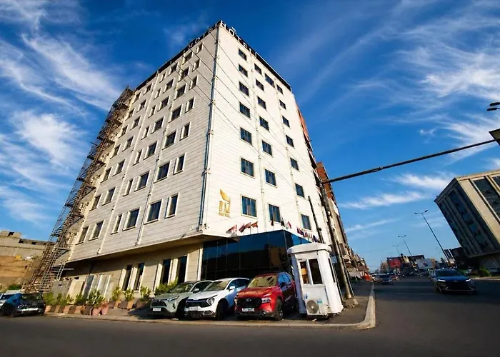 Baz Hotel University District