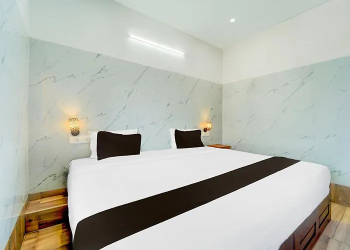 Hotel O Everest