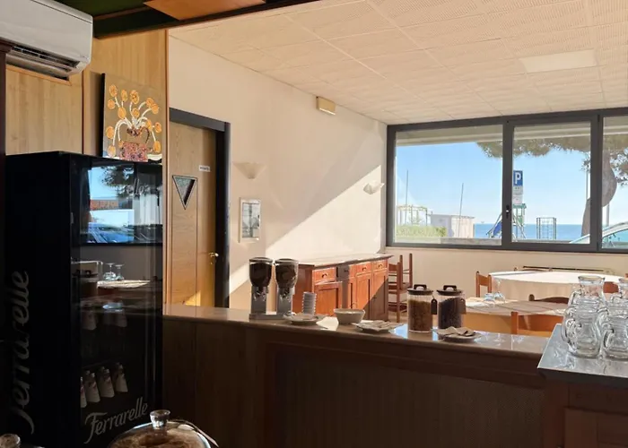 hotel cri cri - fronte spiaggia