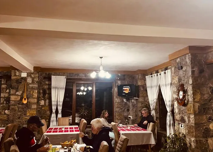 Trojet E Mija